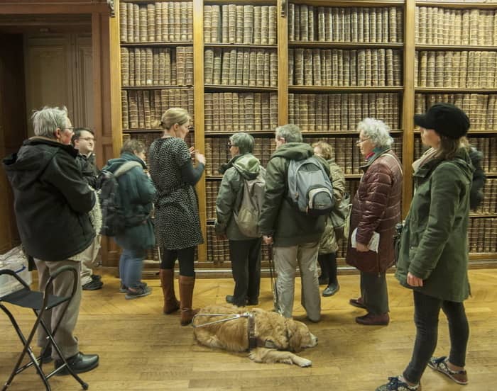 Illustration de l'événement : Visite descriptive et tactile des Grands Dépôts des Archives nationales pour le public mal-voyant
