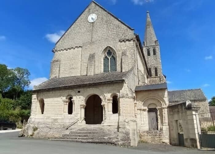 Illustration de l'événement : Visite commentée de l'église et du porche de l'église d'Avon-les-Roches