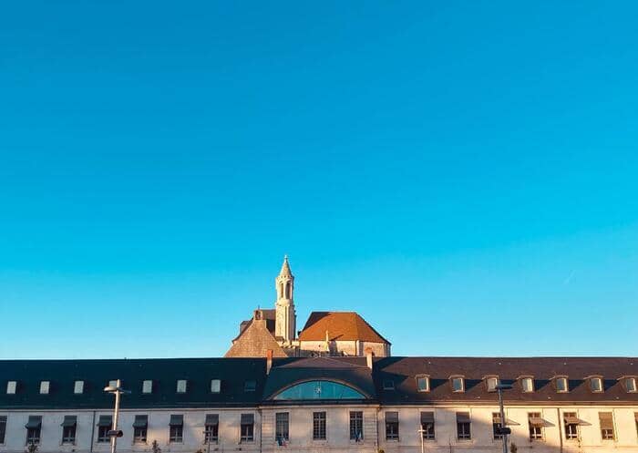 Illustration de l'événement : Visite guidée du rectorat de Poitiers sur le site de l'abbaye médiévale de Saint-Jean-de-Montierneuf