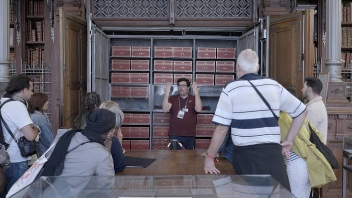 Illustration de l'événement : Visite guidée des Grands Dépôts des Archives nationales en langue des signes française pour le public sourd et mal-entendant