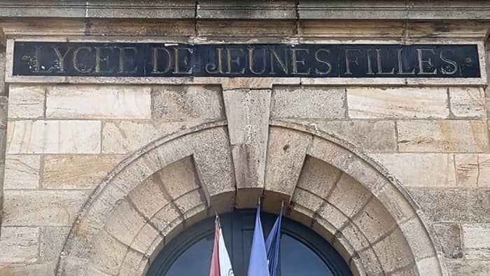Illustration de l'événement : « Du collège Anne de Beaujeu au Lycée de jeunes filles de Moulins » - Visite guidée et exposition