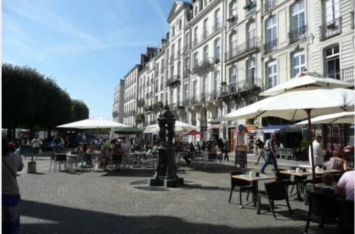 Illustration de l'événement : De la Place de la Bourse au quai de la Fosse
