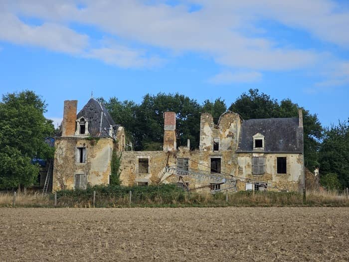 Illustration de l'événement : Les chantiers participatifs prolongent 2000 ans d'histoire au château de la Villaudray