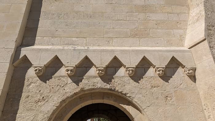 Illustration de l'événement : Visite guidée à Laon : Balade autour du vocabulaire architectural