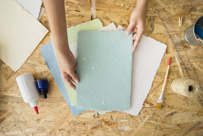 Illustration de l'événement : Bricos zéro déchet : je fabrique mes cartes en papier recyclé