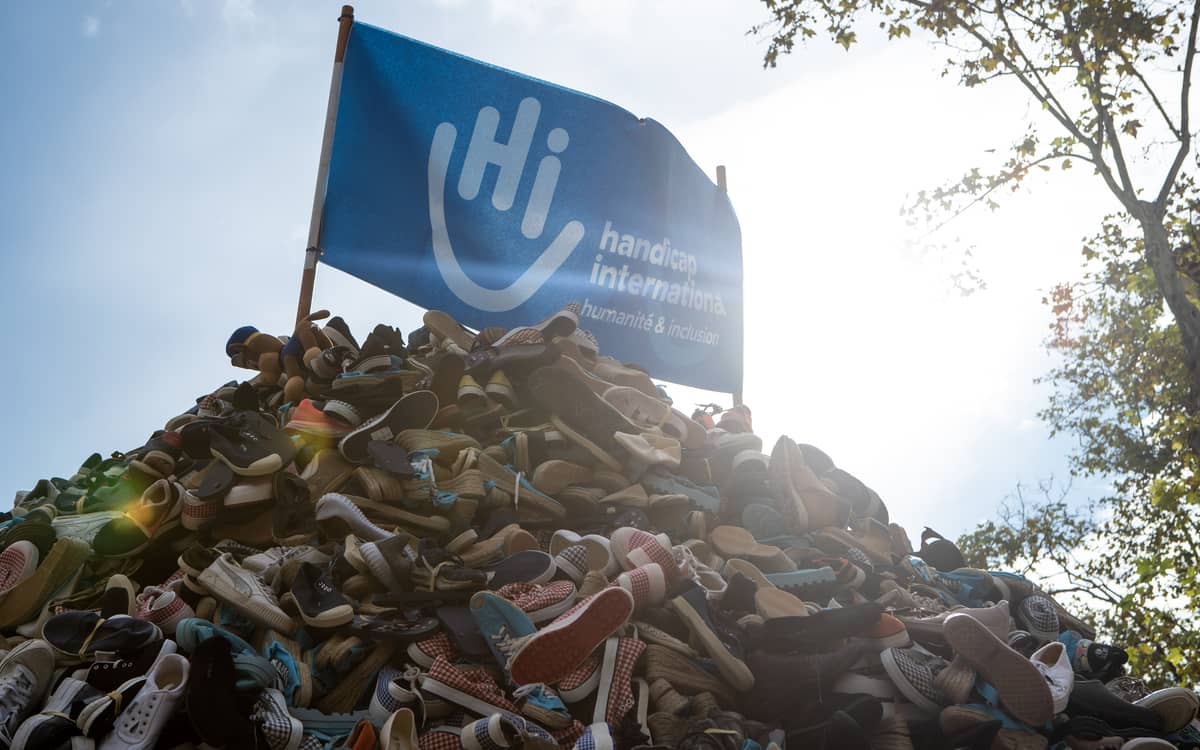 Illustration de l'événement : Participez à la Pyramide de chaussures de Handicap International