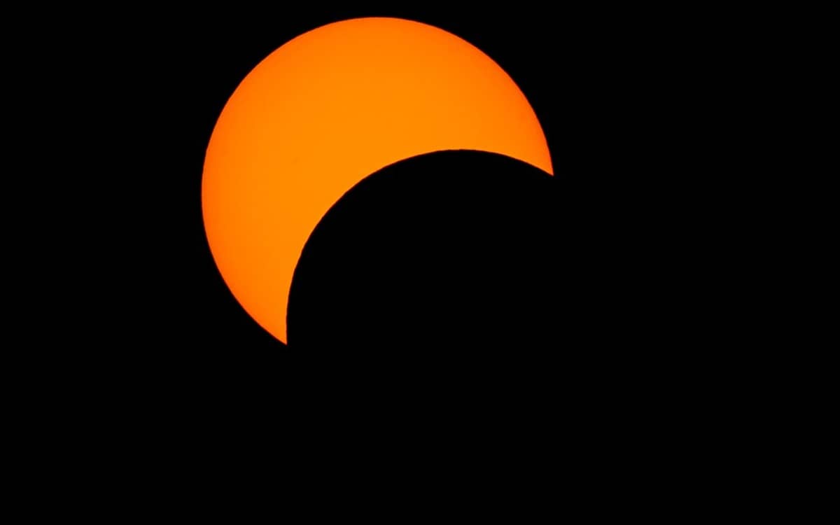 Illustration de l'événement : Observation de l'éclipse de Soleil au parc André Citroën