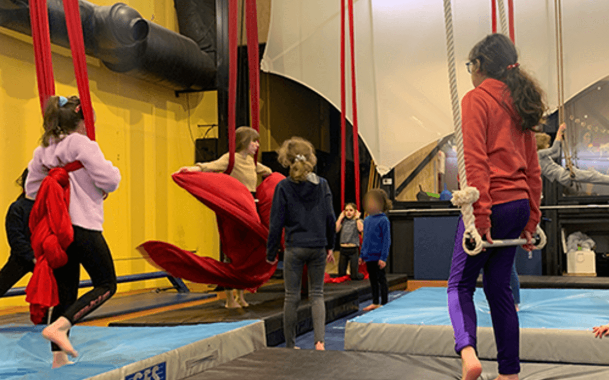 Illustration de l'événement : Stage cirque pour les enfants pendant les vacances d'été