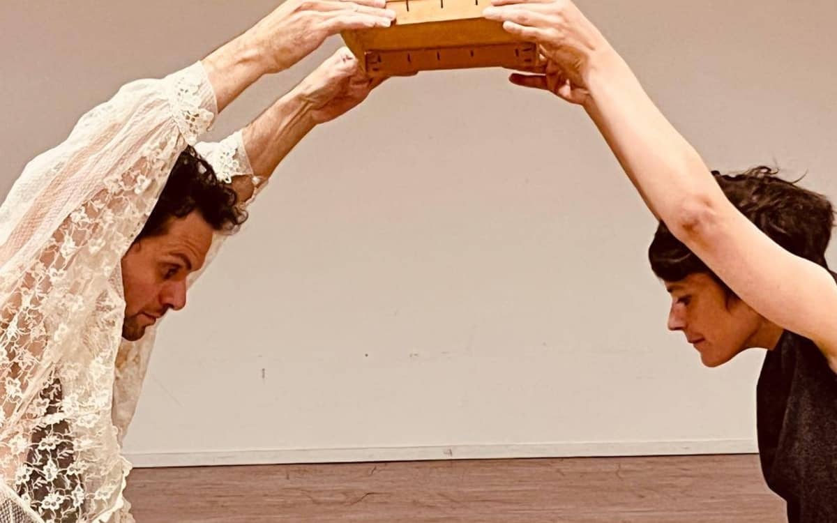 Illustration de l'événement : Performance dansée et contée : À un fil