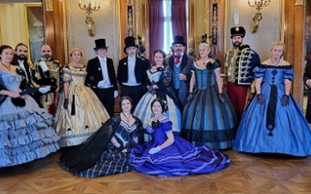 Illustration de l'événement : Agenda des bals costumés jusqu'a Noel 2026