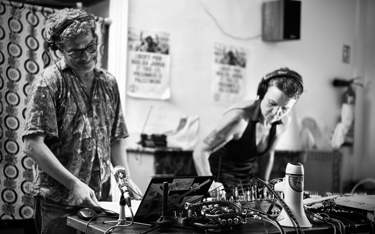 Illustration de l'événement : Le silence des pantoufles : duo noise radiosonique
