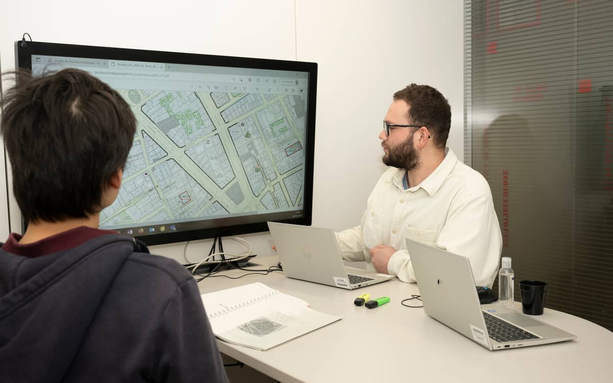Illustration de l'événement : Découverte des métiers d'instruction d'urbanisme et du paysage de la rue / Comment les demandes d'autorisation d'urbanisme sont-elles instruites ? Nos experts vous répondent !