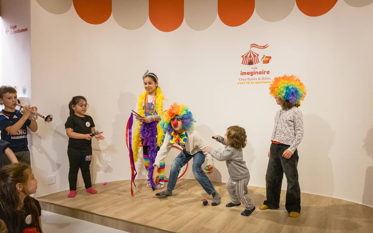 Illustration de l'événement : Soirée cirque en famille le samedi soir à Bulles & Billes (Paris 9e)