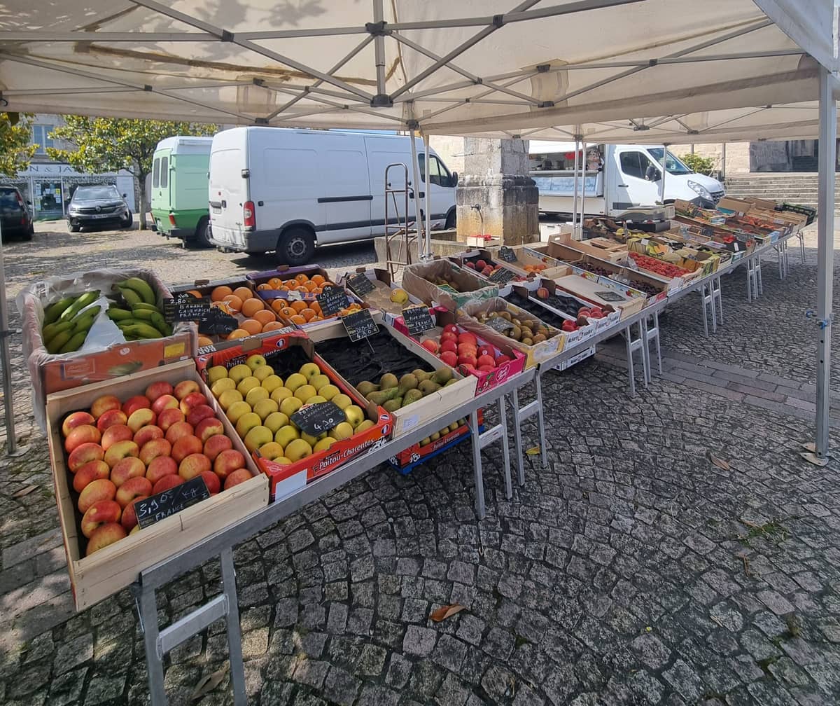 Illustration de l'événement : Marché hebdomadaire de Sauviat sur Vige