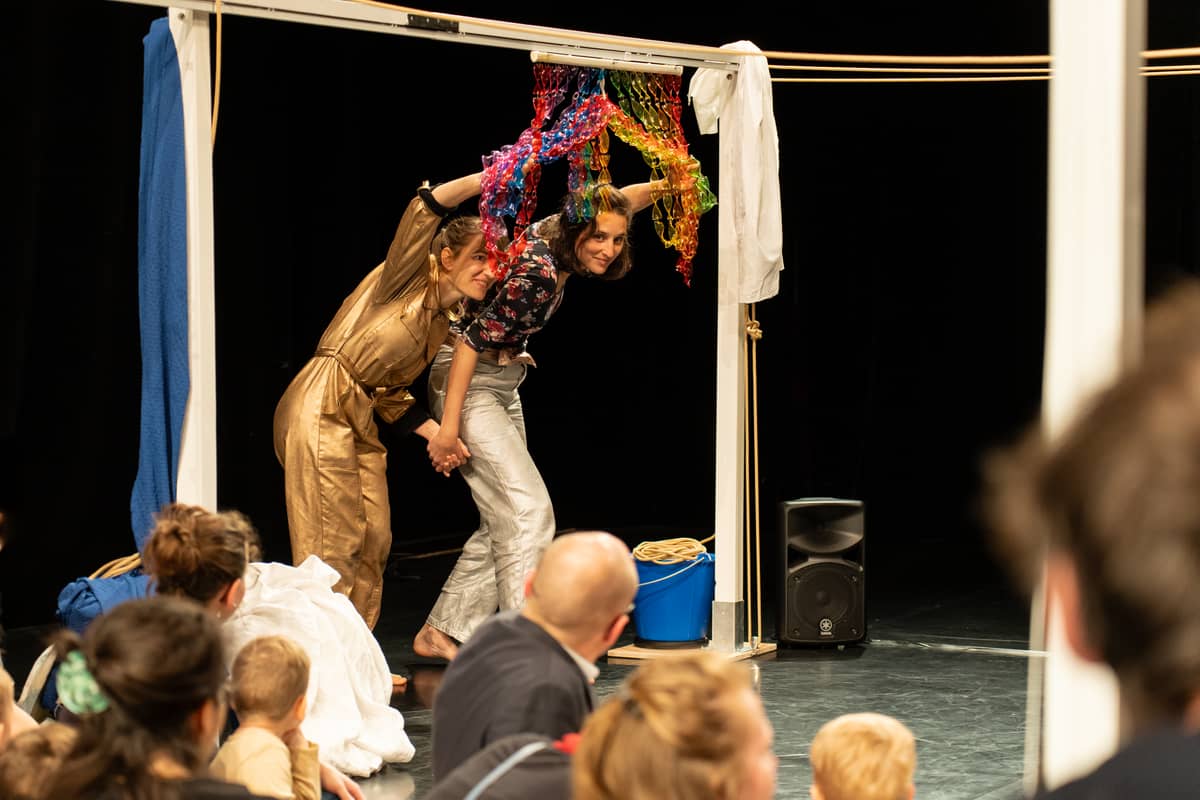 Illustration de l'événement : Spectacle familial Cou erture