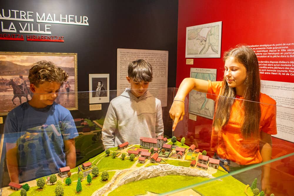 Illustration de l'événement : Semaines des Enfants - Jeu de piste dans la Cité des Mémoires