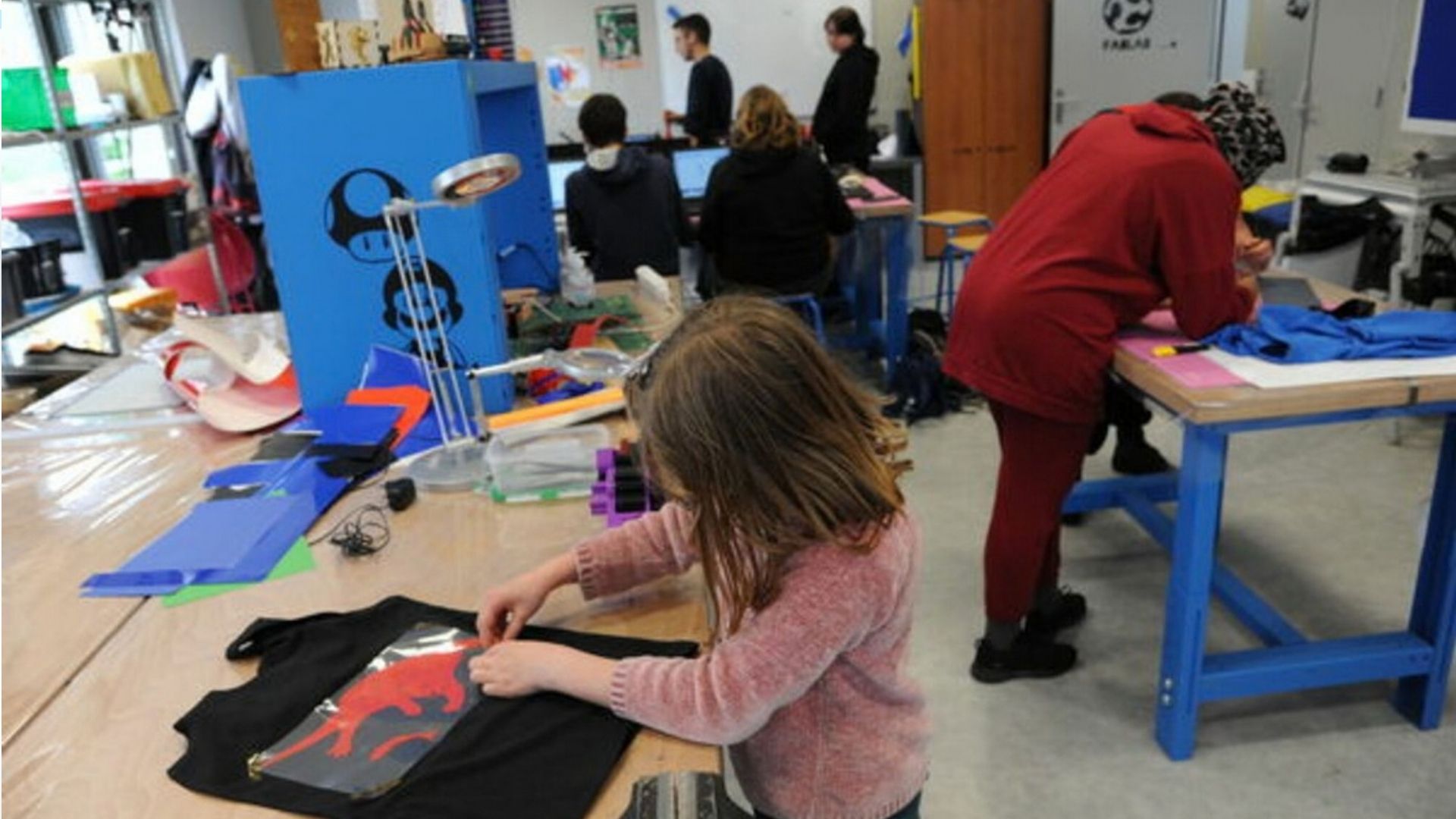 Illustration de l'événement : Atelier Fablab : Personnalise ton tee-shirt grâce au flocage textile