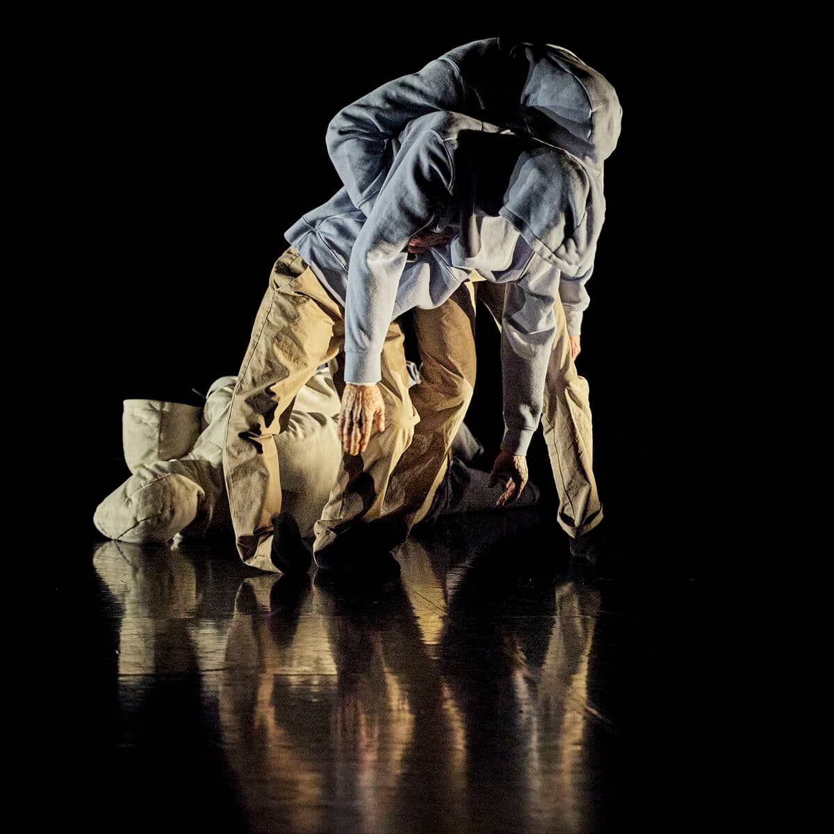 Illustration de l'événement : Agora Pôle National Cirque - SEUIL [création] / Compagnie Inéluctable - Marius Fouilland & Aimé Rauzier