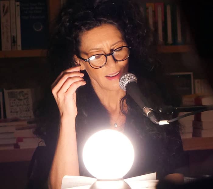 Illustration de l'événement : Lecture à voix nue à la Librairie Livres Books & Co