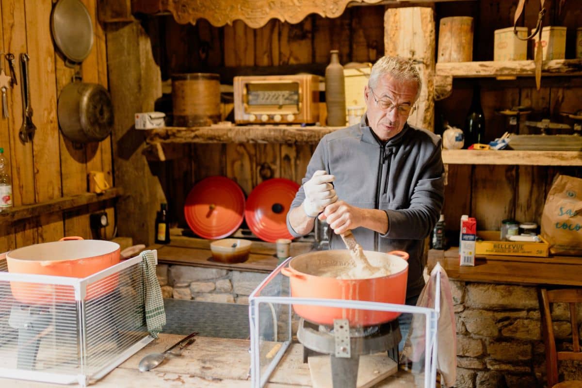 Illustration de l'événement : Moulin de Négreville : visite et fabrication de bouillie de sarrasin