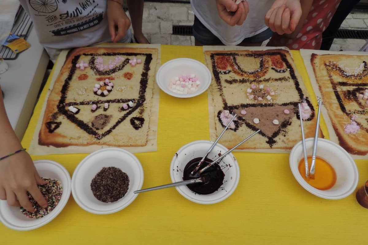 Illustration de l'événement : "Atelier gâteau façade" à Dierre : Vacances des enfants et des familles