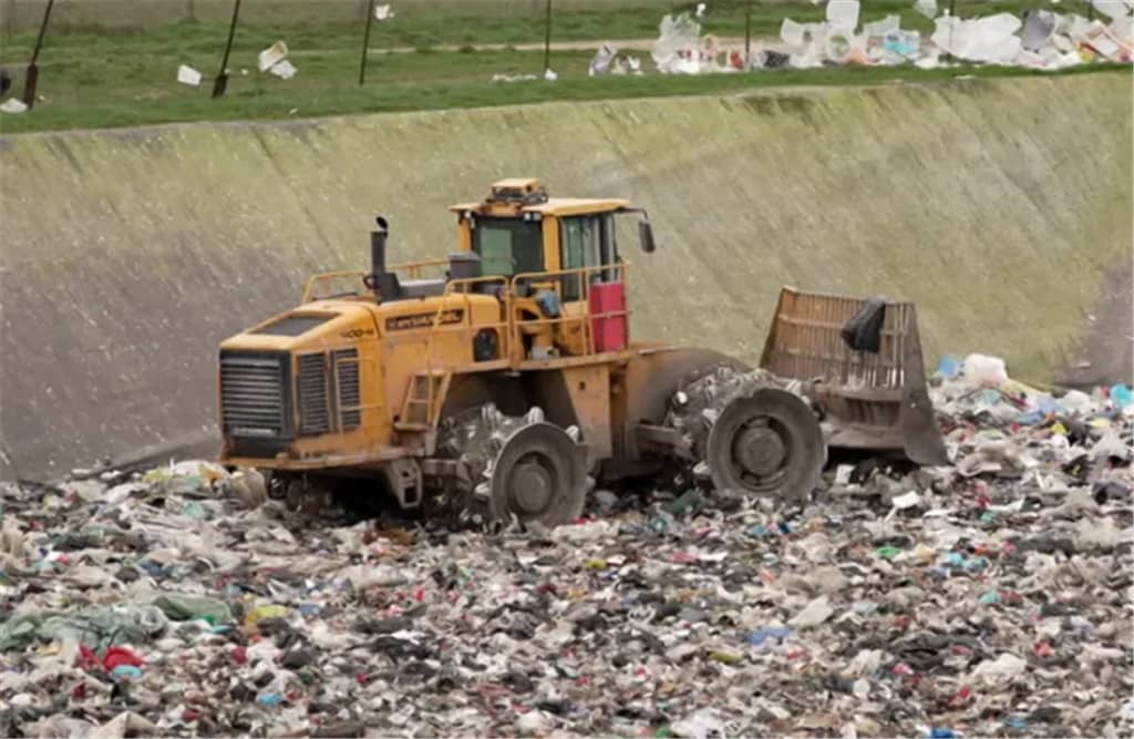 Illustration de l'événement : Où finissent nos déchets ? visite du centre de stockage de Courlaoux (39)