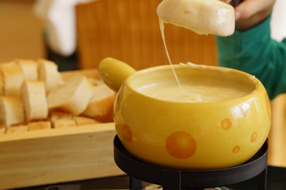 Illustration de l'événement : Repas fondue géante - Pirates de Cour - Téléthon