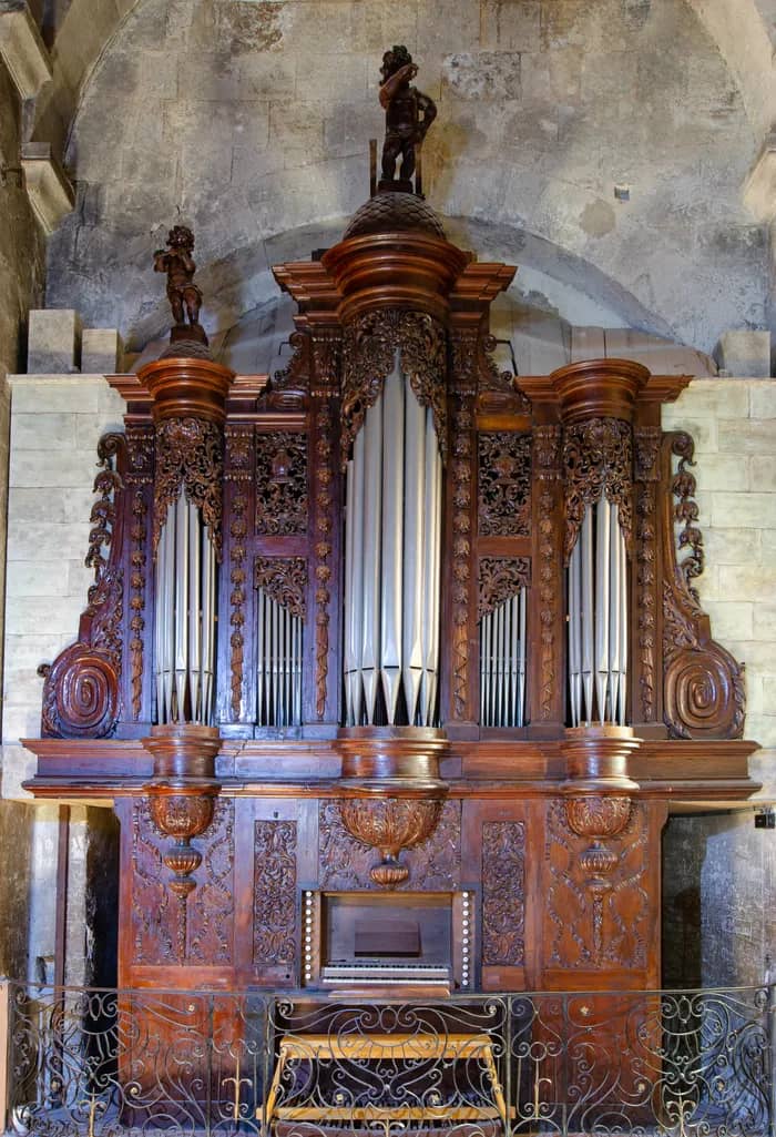 Illustration de l'événement : Dans le ventre de l'orgue : découverte de l'orgue de la basilique Sainte-Anne d'Apt