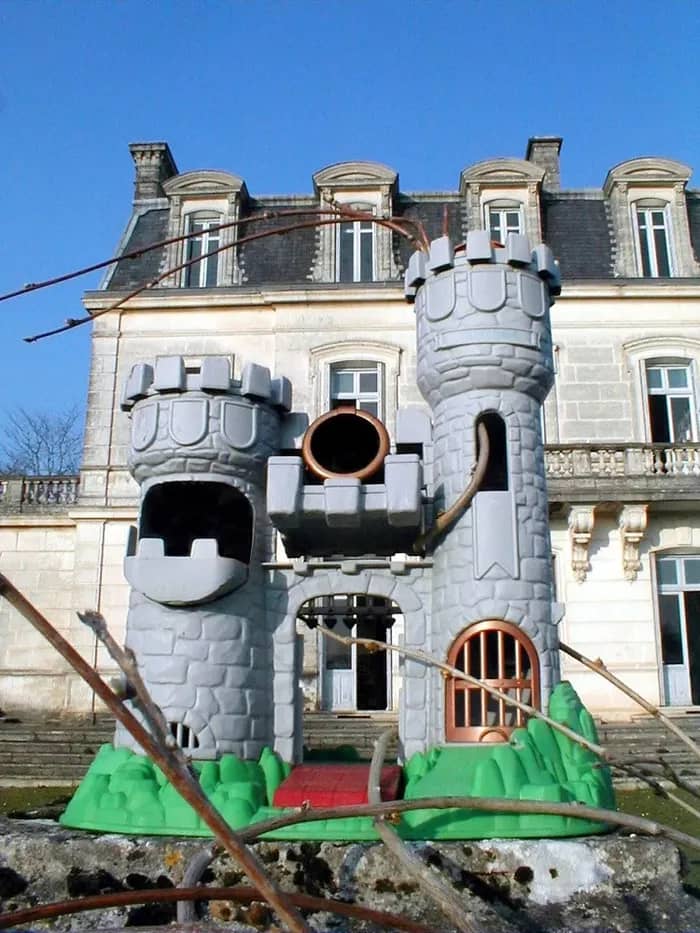 Illustration de l'événement : [Jeu de piste] Passé/avenir : un "lieu - œuvre d'arts" en mouvement vers l'inconnu / 2031 - "arts mais pas que" dans le paysage !