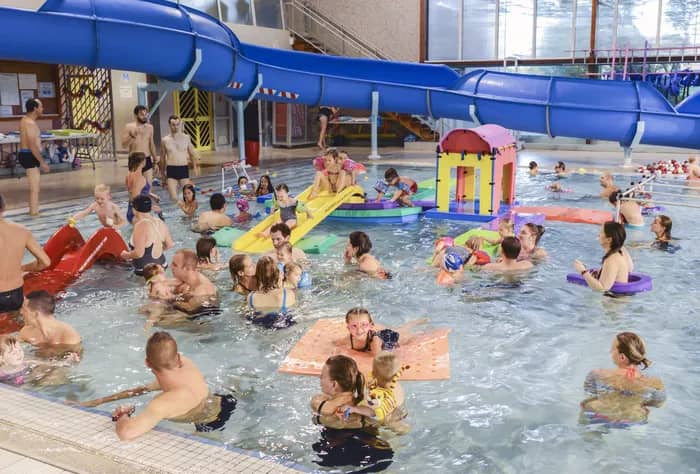 Illustration de l'événement : Bain de mots à la piscine du Triolo