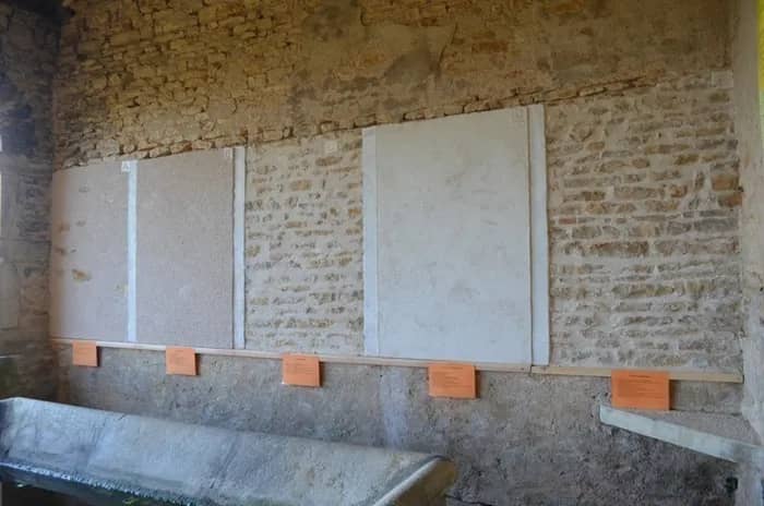 Illustration de l'événement : Visite libre du lavoir du bourg et exposition de joints et enduits
