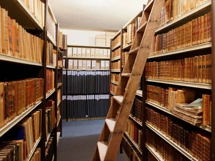 Illustration de l'événement : Visite de la réserve de livres anciens