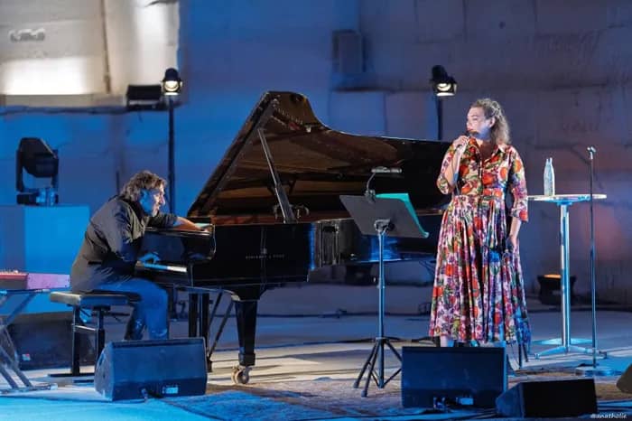Illustration de l'événement : ANDRÉ MANOUKIAN & ROSEMARY STANDLEY