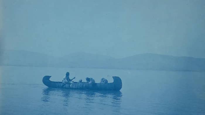 Illustration de l'événement : Canoës