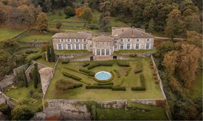 Illustration de l'événement : Ouverture en avant première des salons du château de Peyraud.