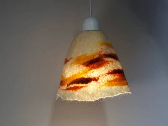 Illustration de l'événement : Atelier feutrage en volume : pingouin, cache-pot ou luminaire