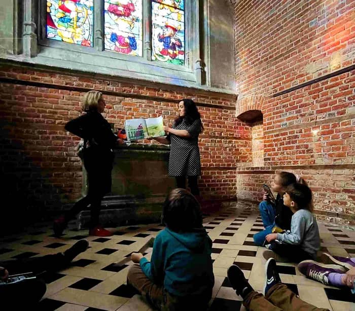 Illustration de l'événement : Les petits curieux : monstrueux palais