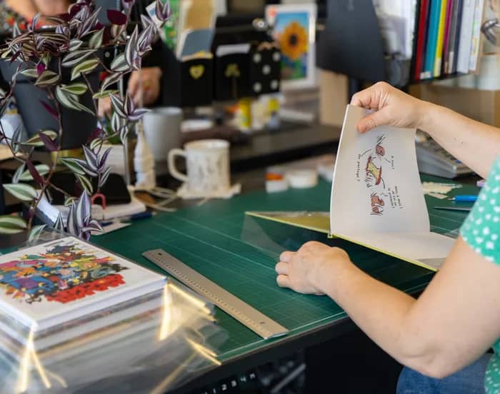 Illustration de l'événement : Comment couvrir facilement vos livres de classe ?