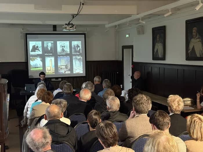 Illustration de l'événement : Conférence « Les vitraux de Manessier à l'Eglise du Saint-Sépulcre d'Abbeville : comme une cosmogonie » par Jean-François Cocquet