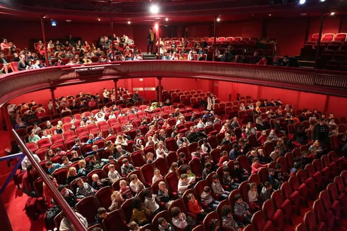 Illustration de l'événement : Visite guidée du théâtre municipal Raymond Devos et de ses coulisses