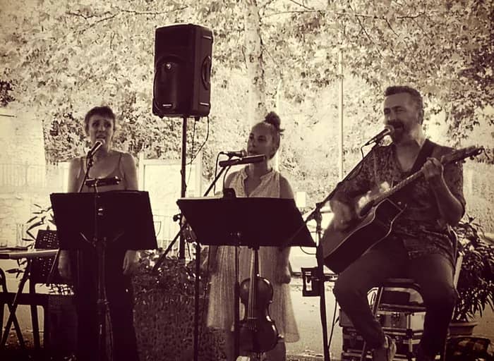 Illustration de l'événement : Les Chromatisés en concert pour le Folk Club de Cahors avec des harmonies folk