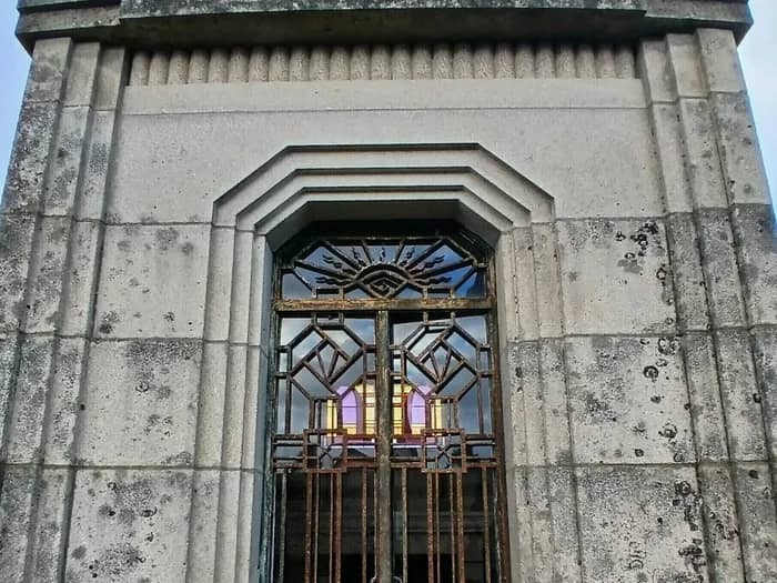 Illustration de l'événement : Cimetière de Louyat : Sur les traces de l'Art déco