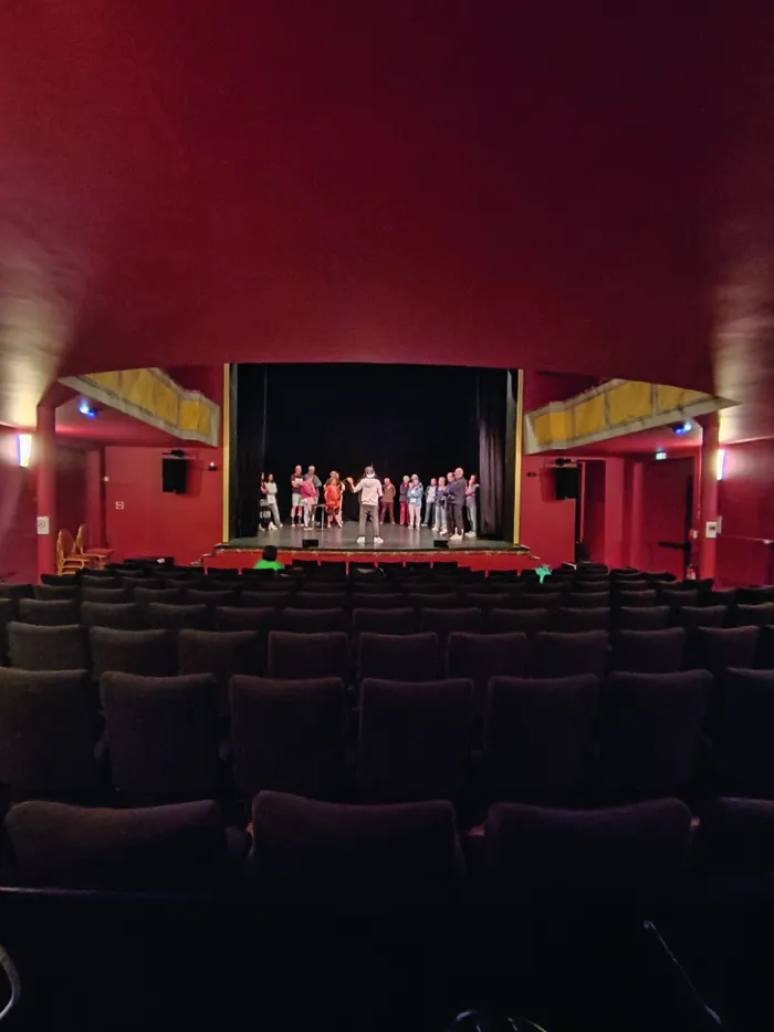Illustration de l'événement : Sous les ors du théâtre municipal