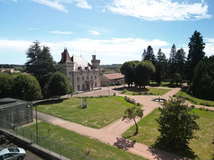Illustration de l'événement : Visite commentée de la mairie de Feytiat