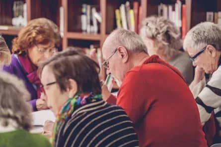 Illustration de l'événement : Seniors, se rencontrer | Polaroïd, espace de conversation de langues étrangères