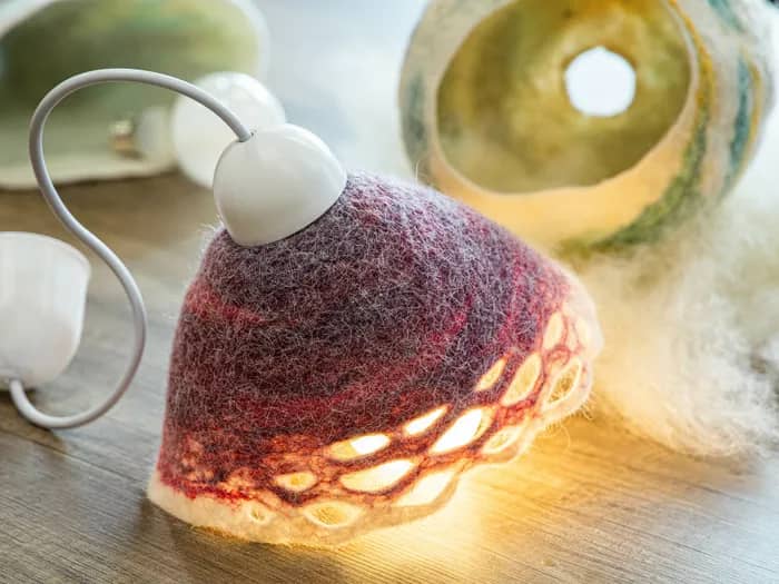 Illustration de l'événement : Atelier feutrage en volume : pingouin, cache-pot ou luminaire