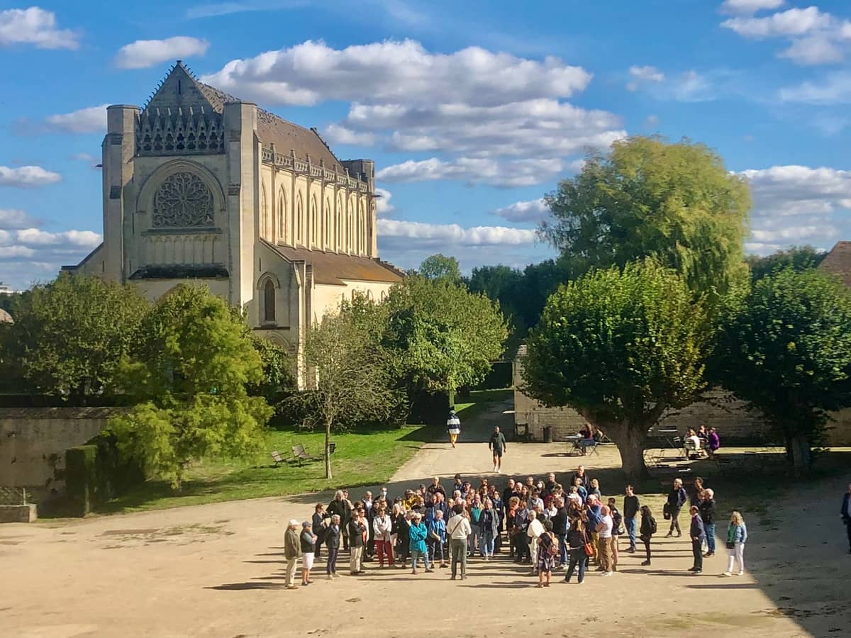 Illustration de l'événement : Les Étonnants Patrimoines : Visite sensorielle de l'abbaye d'Ardenne, dès 8 ans !