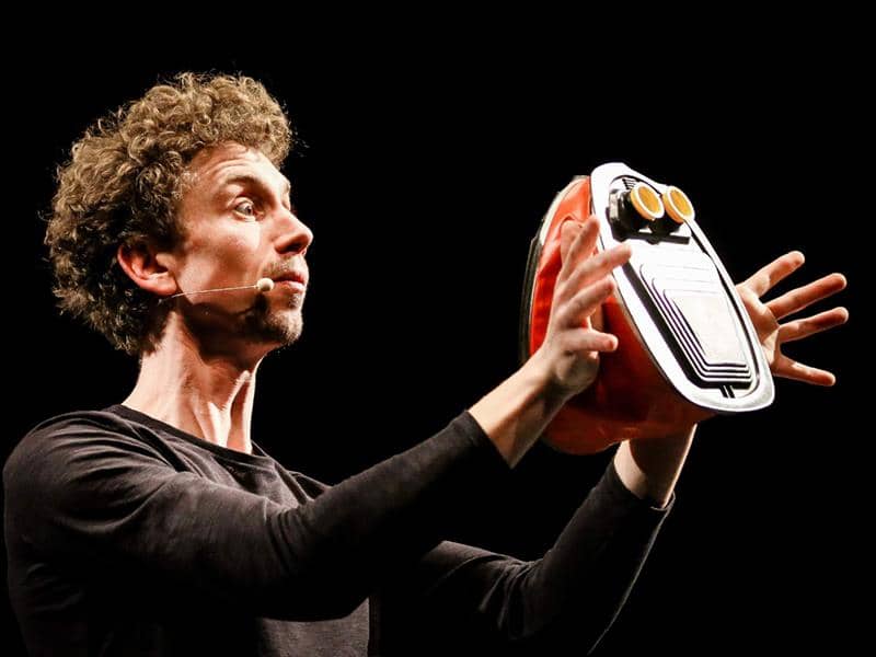 Illustration de l'événement : Minute Papillon, une aventure d'objet poétique et musicale