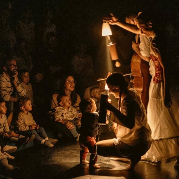 Illustration de l'événement : Spectacle musical et visuel : "Madame Lumière" de la compagnie La Menuda