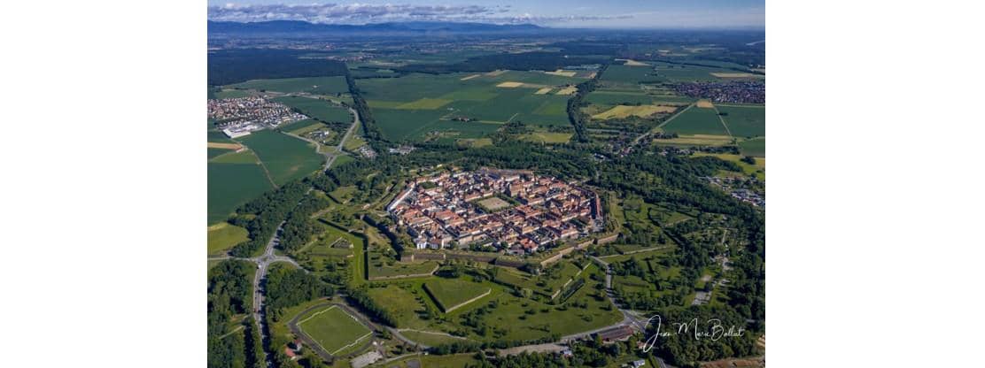 Illustration de l'événement : Conf. : 3 siècles de fortification à Neuf-Brisach : du dernier modèle vaubanien à l’héritage oublié